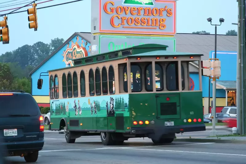 pigeon-forge-trolley