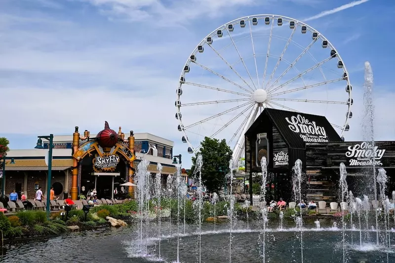 the island in pigeon forge