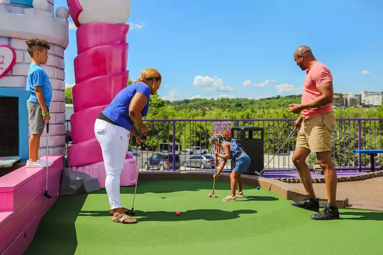 outdoor putt putt pigeon forge