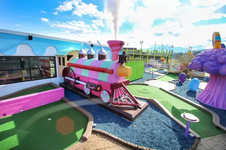 rooftop mini golf