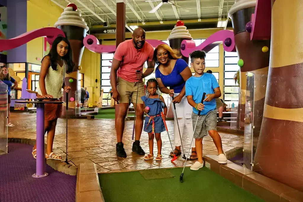family-putt-popup-scaled